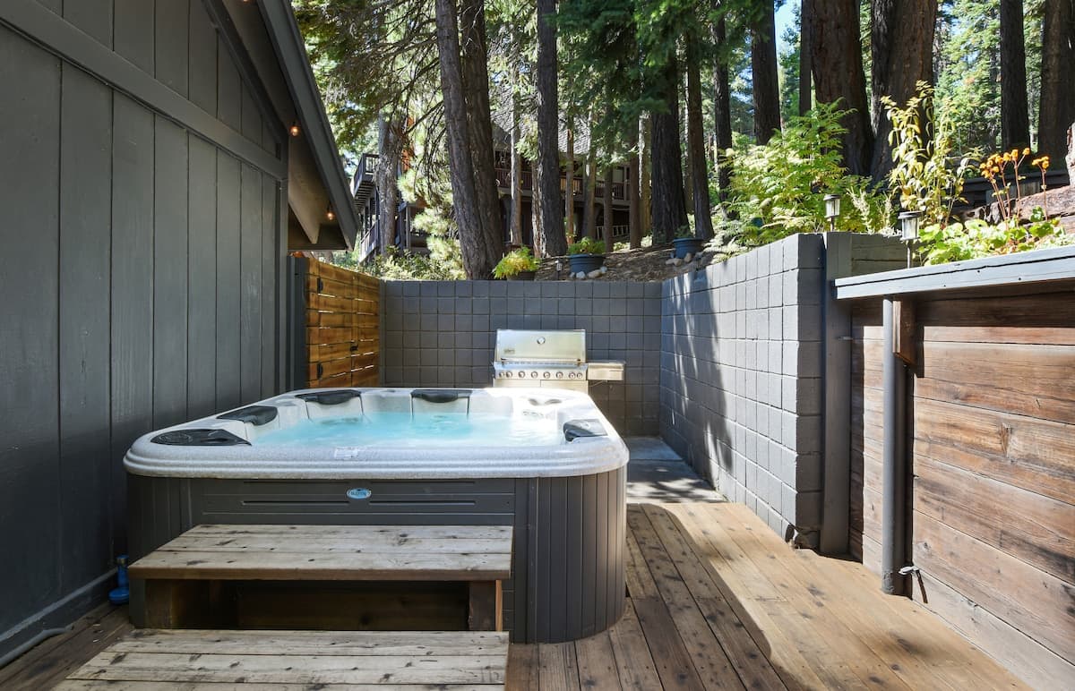 Lodge of the Nightingale Hot Tub & Tahoe Charm - Photo 5