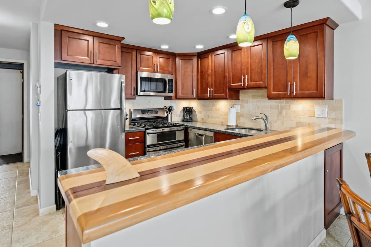 Condo in Kihei · ★4.74 · 1 bedroom · 2 beds · 1 bath - Photo 4
