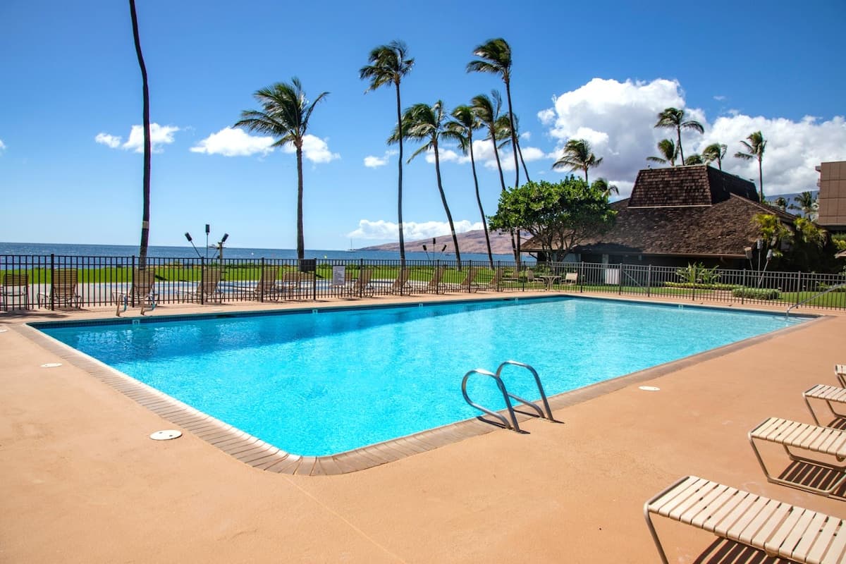 Condo in Kihei · ★4.88 · 1 bedroom · 2 beds · 1 bath - Photo 2