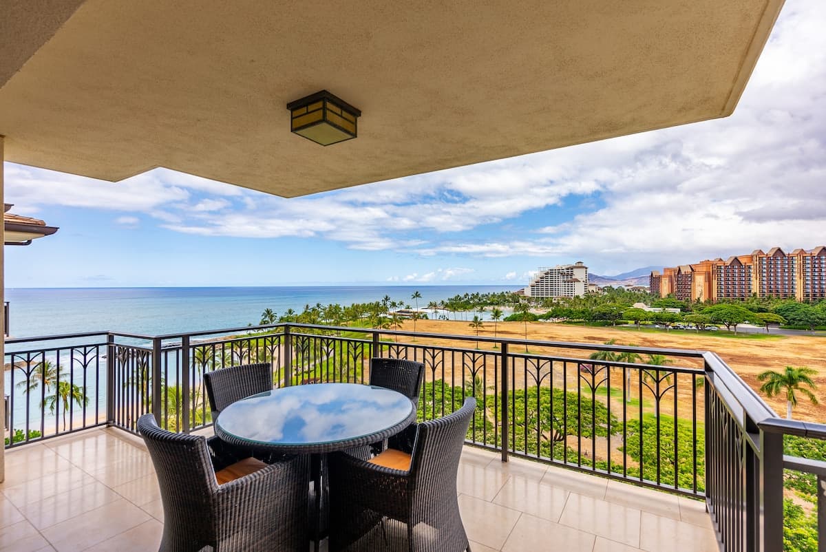 Condo in Kapolei · ★4.74 · 3 bedrooms · 4 beds · 3 private baths - Photo 1