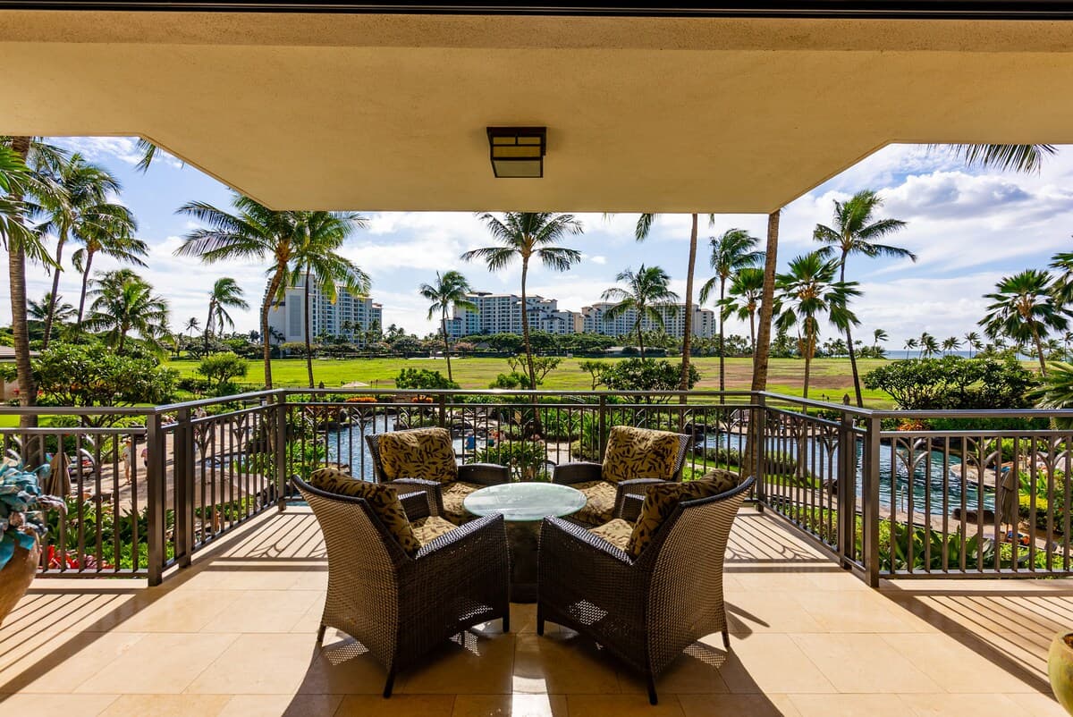 Condo in Kapolei · ★4.6 · 2 bedrooms · 4 beds · 2 private baths - Photo 3