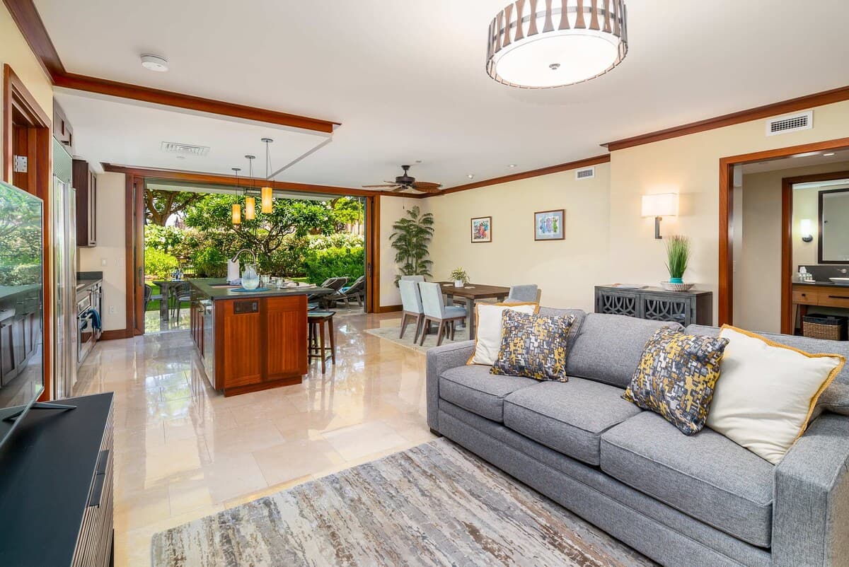Condo in Kapolei · ★4.88 · 2 bedrooms · 4 beds · 2 private baths - Photo 3