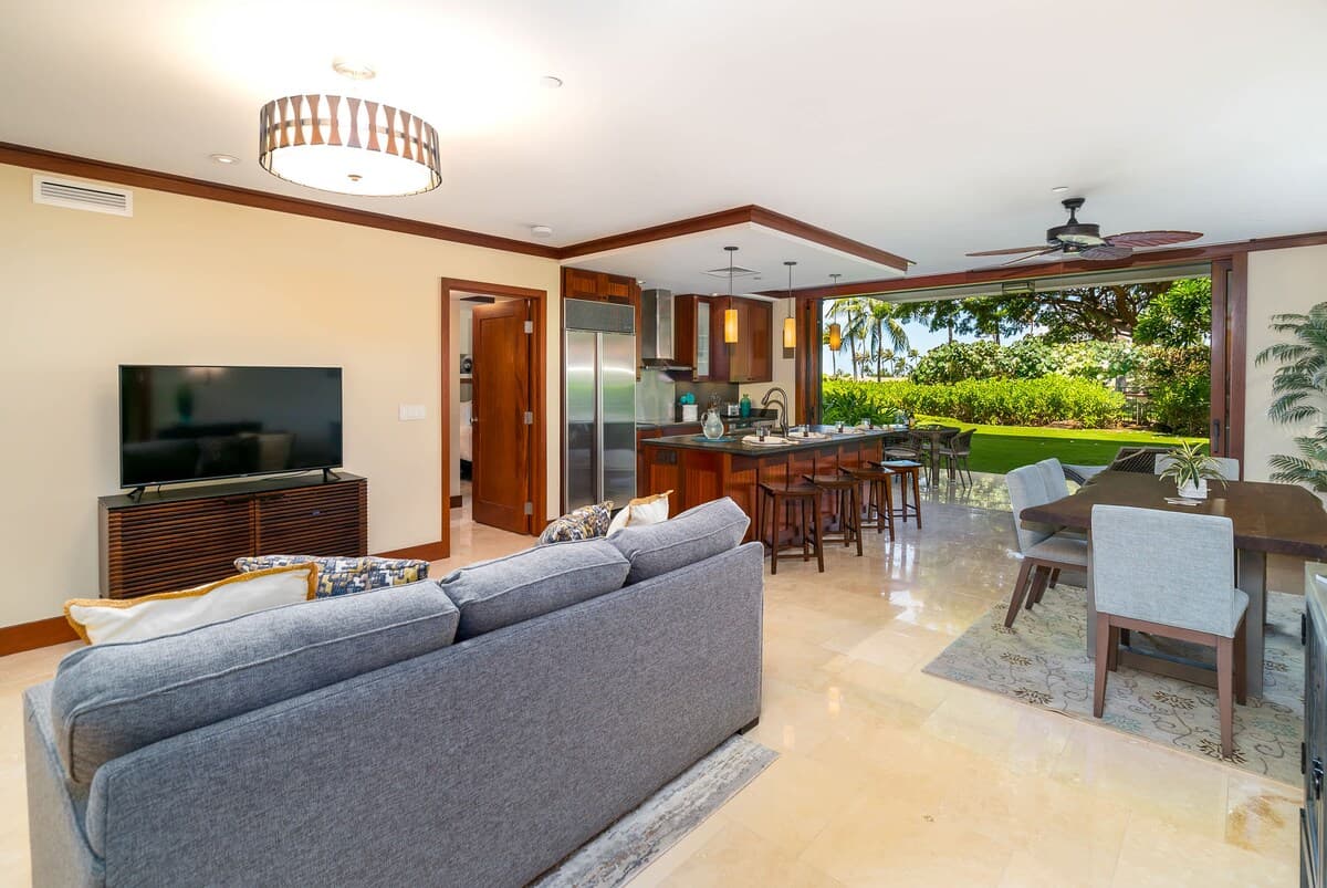 Condo in Kapolei · ★4.88 · 2 bedrooms · 4 beds · 2 private baths - Photo 4