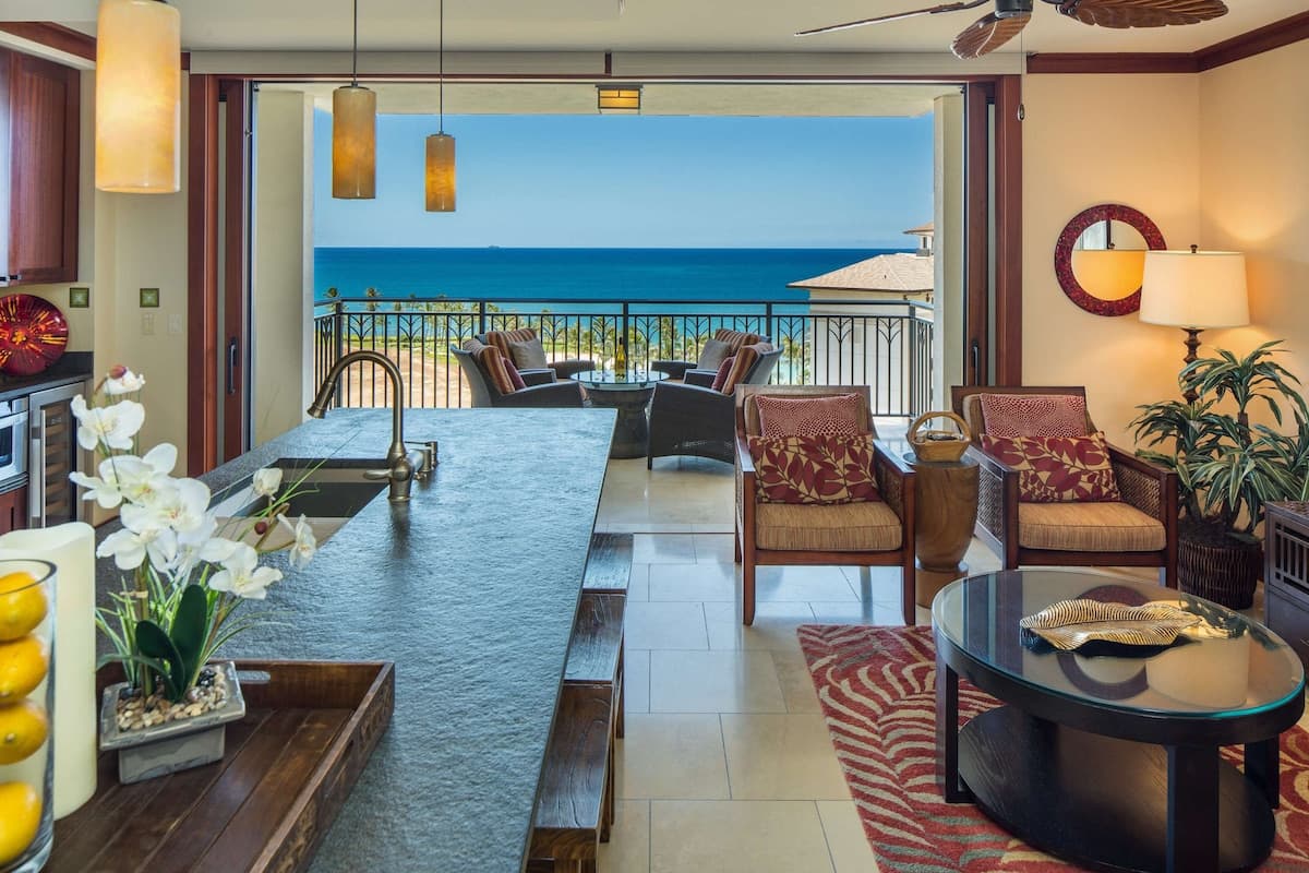 Condo in Kapolei · ★4.79 · 2 bedrooms · 3 beds · 2 private baths - Photo 2