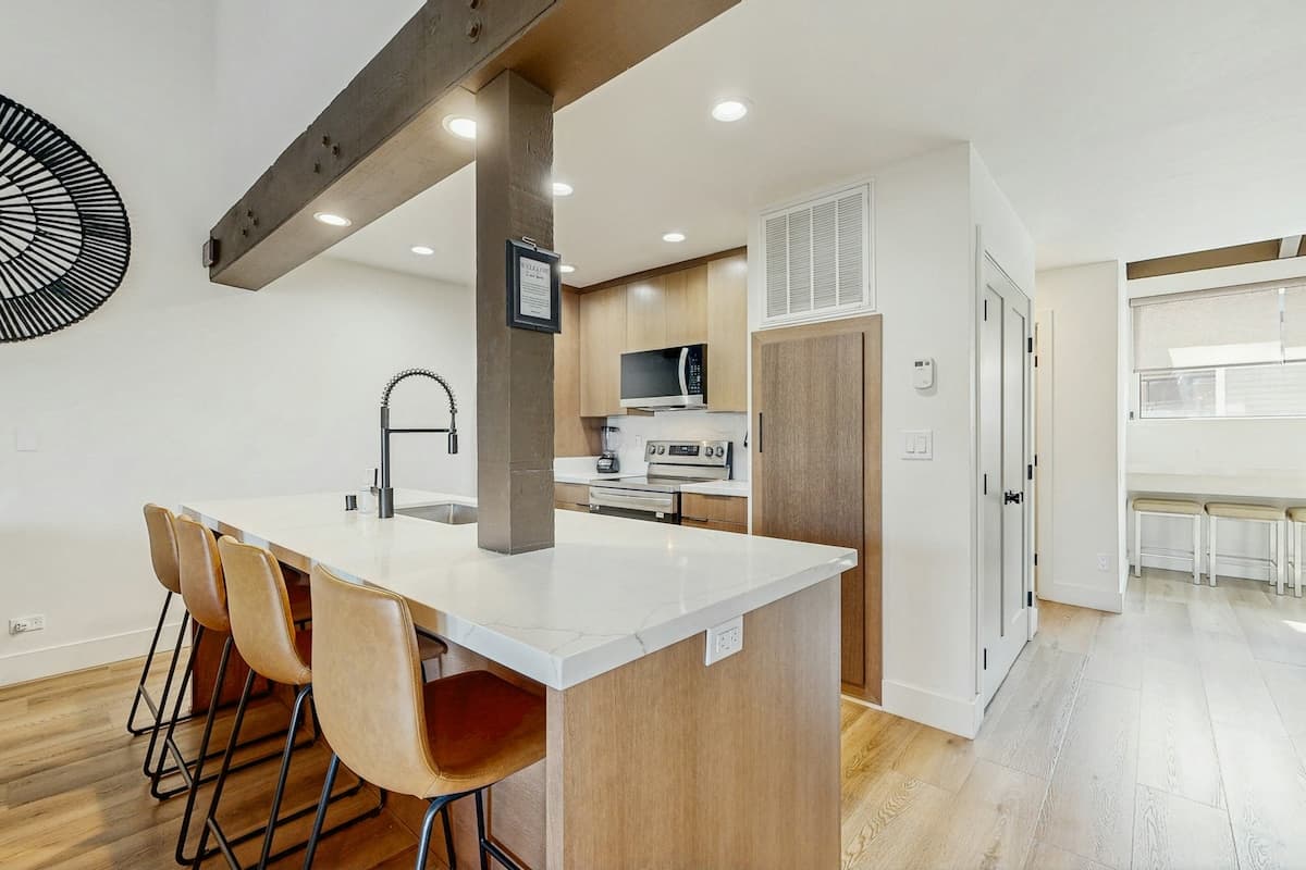 Waterfront Townhome w/ Lake & Sierra Views - Photo 5