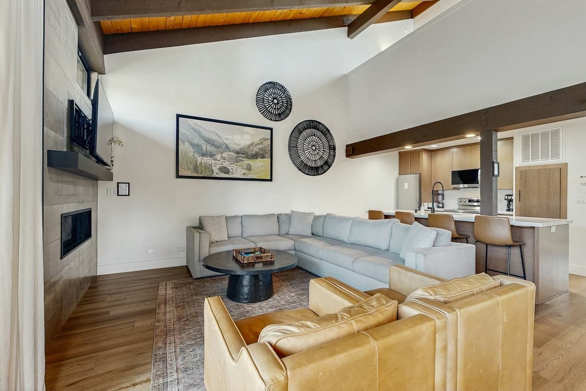 Waterfront Townhome w/ Lake & Sierra Views - Photo 2