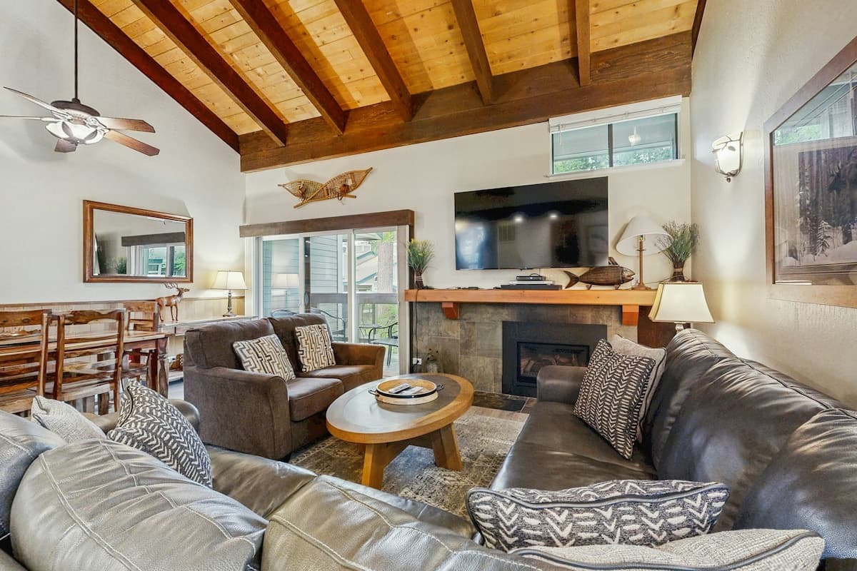 Waterfront Townhome with Lake & Sierra Views - Photo 4