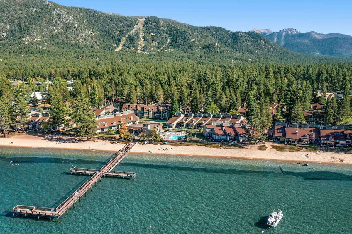 Waterfront Townhome with Lake & Sierra Views - Photo 3