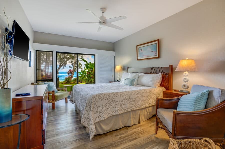 Condo in Kapaa · ★5.0 · 2 bedrooms · 3 beds · 2 baths - Photo 3