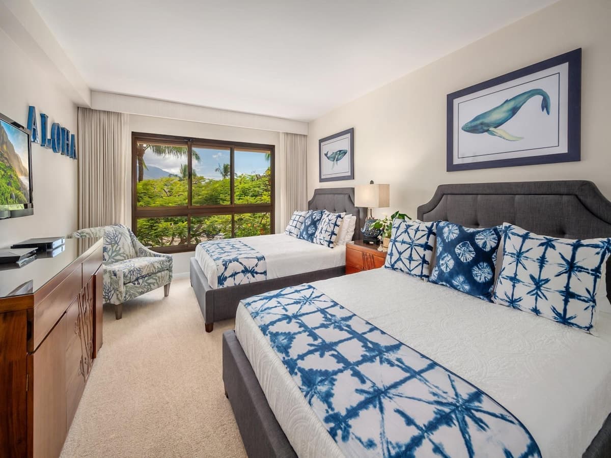 Condo in Lahaina · ★5.0 · 2 bedrooms · 4 beds · 2 private baths - Photo 4