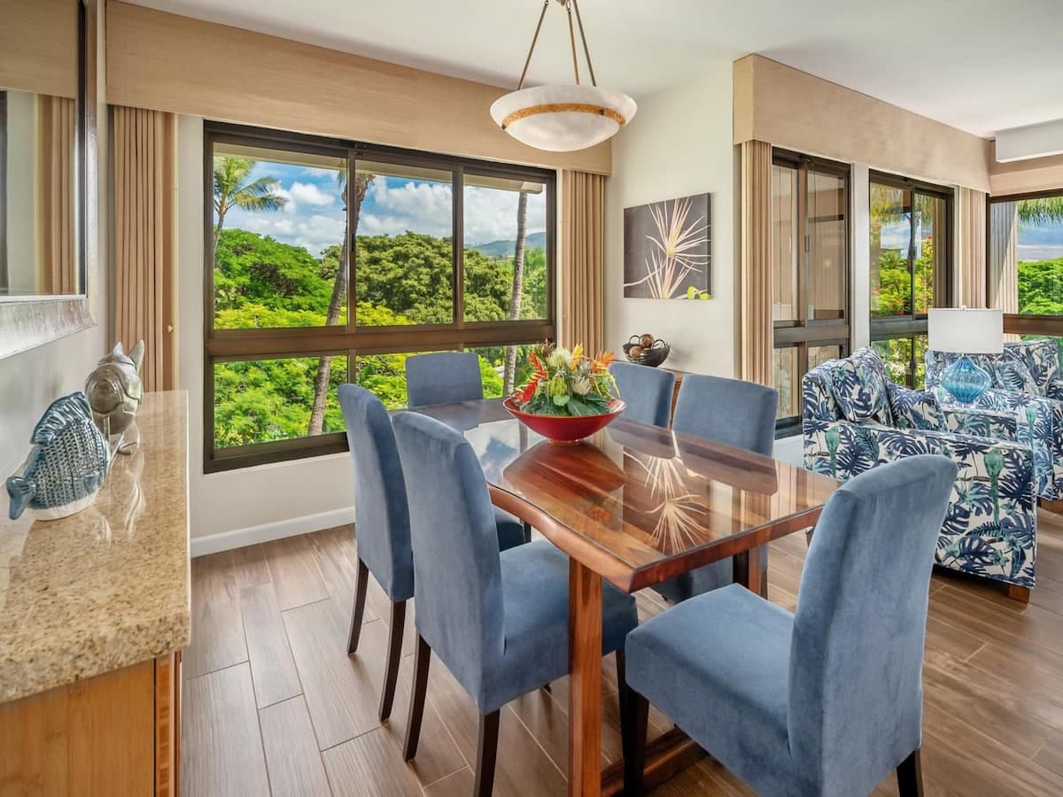 Condo in Lahaina · ★5.0 · 2 bedrooms · 4 beds · 2 private baths - Photo 3
