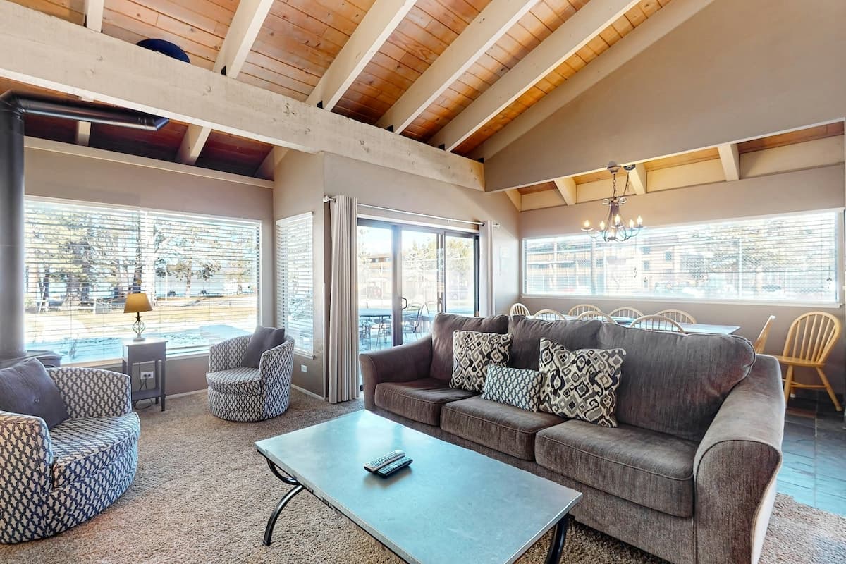 Lakefront Townhome with Pier & Beach Access - Photo 4