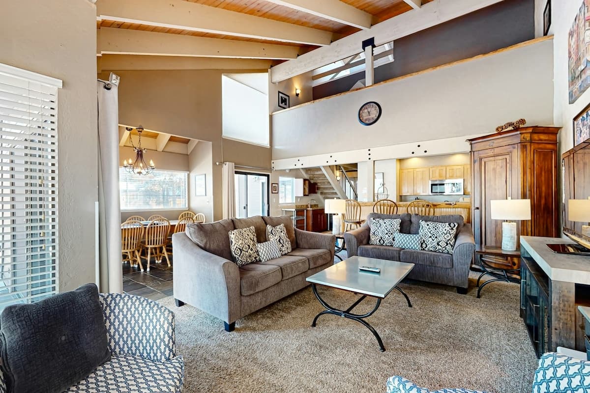 Lakefront Townhome with Pier & Beach Access - Photo 1