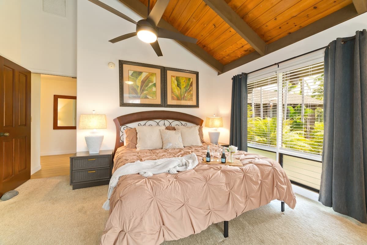 Condo in Kailua-Kona · ★4.71 · 3 bedrooms · 6 beds · 3 private baths - Photo 3