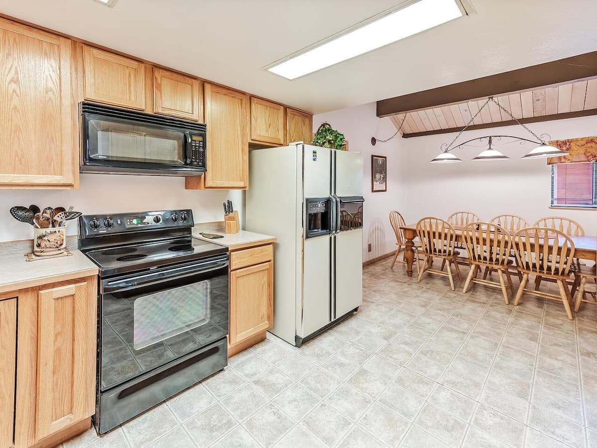 Condo in Incline Village · ★4.5 · 3 bedrooms · 4 beds · 2.5 private baths - Photo 1