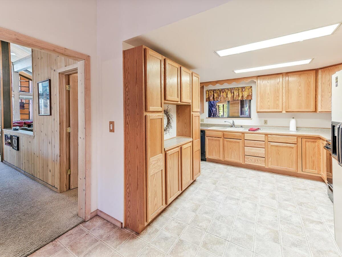 Condo in Incline Village · ★4.5 · 3 bedrooms · 4 beds · 2.5 private baths - Photo 3