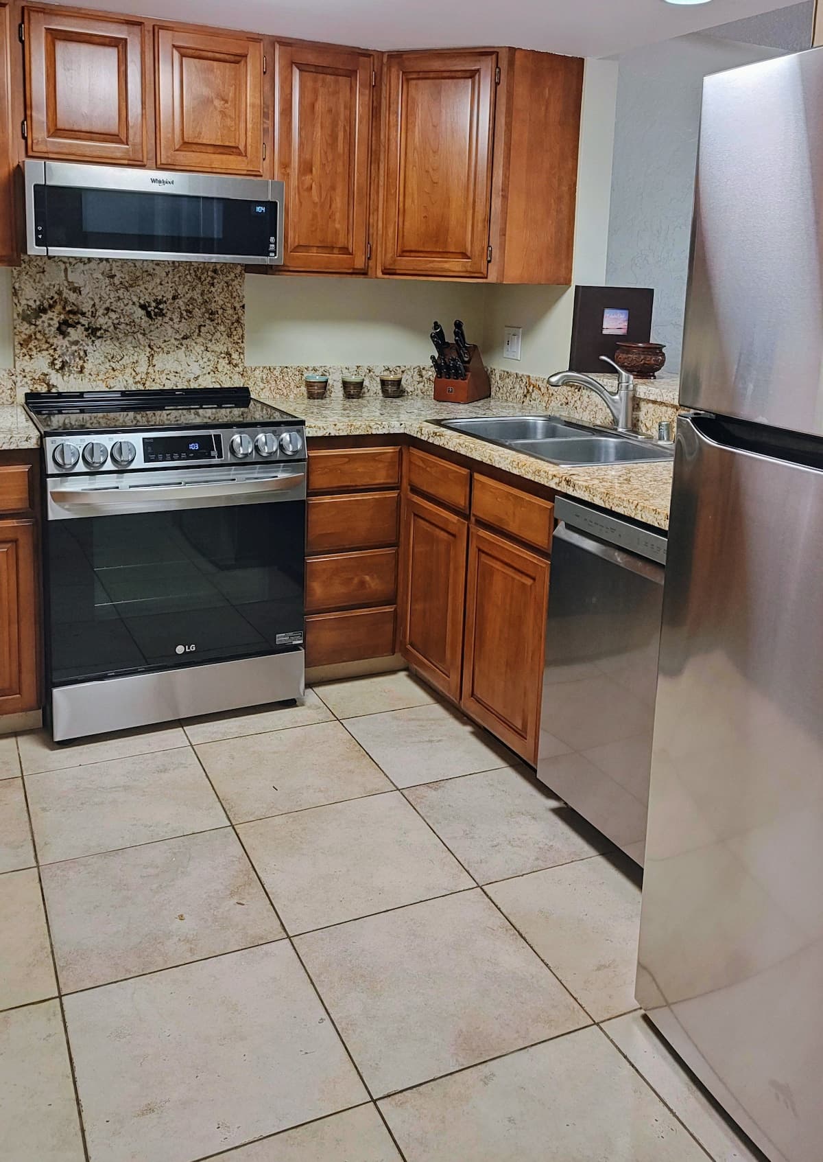 2br White Sands Village condo right at the beach - Photo 4