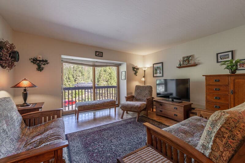 Cozy Palisades Condo with Mountain & Creek Views - Photo 3