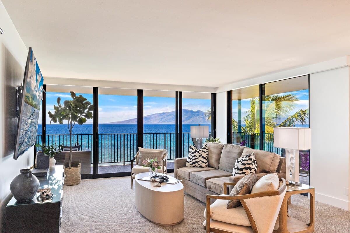 Condo in Lahaina · ★4.97 · 2 bedrooms · 5 beds · 2 baths - Photo 3