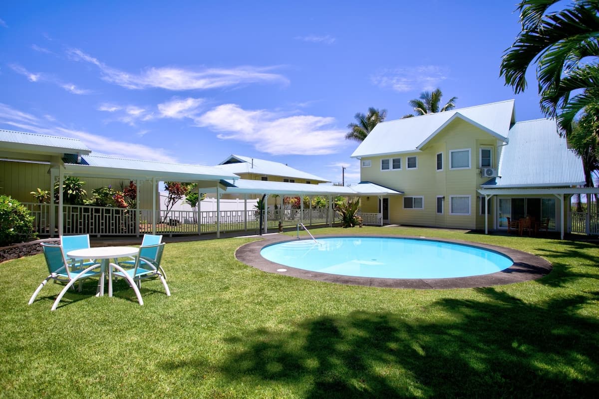 Home in Pepeekeo · ★4.77 · 3 bedrooms · 4 beds · 3 private baths - Photo 4