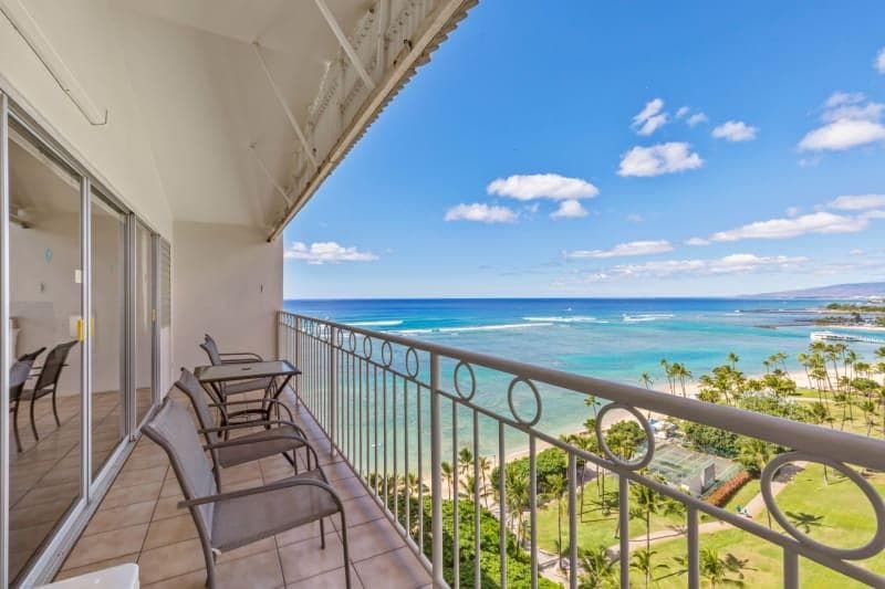 Condo in Honolulu · ★4.6 · 1 bedroom · 2 beds · 1 shared bath - Photo 1